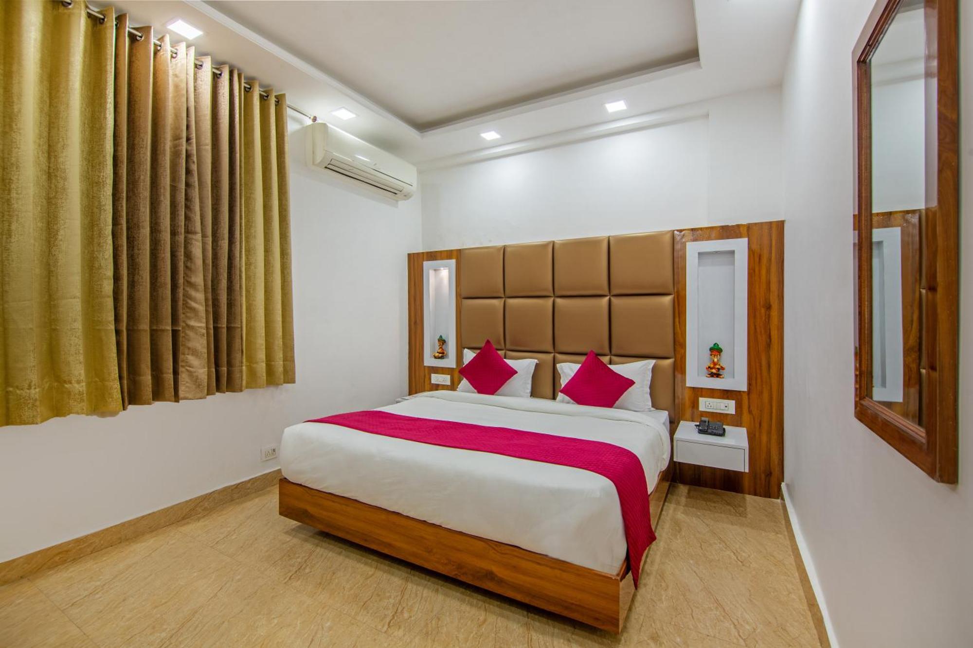 Rahul Palace By Golden Tree Near Metro Station And Ajmal Khan Market 新德里 外观 照片
