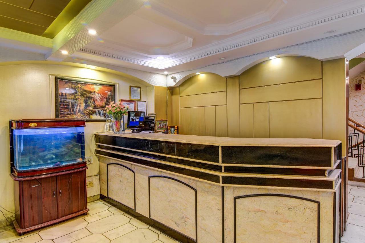 Rahul Palace By Golden Tree Near Metro Station And Ajmal Khan Market 新德里 外观 照片