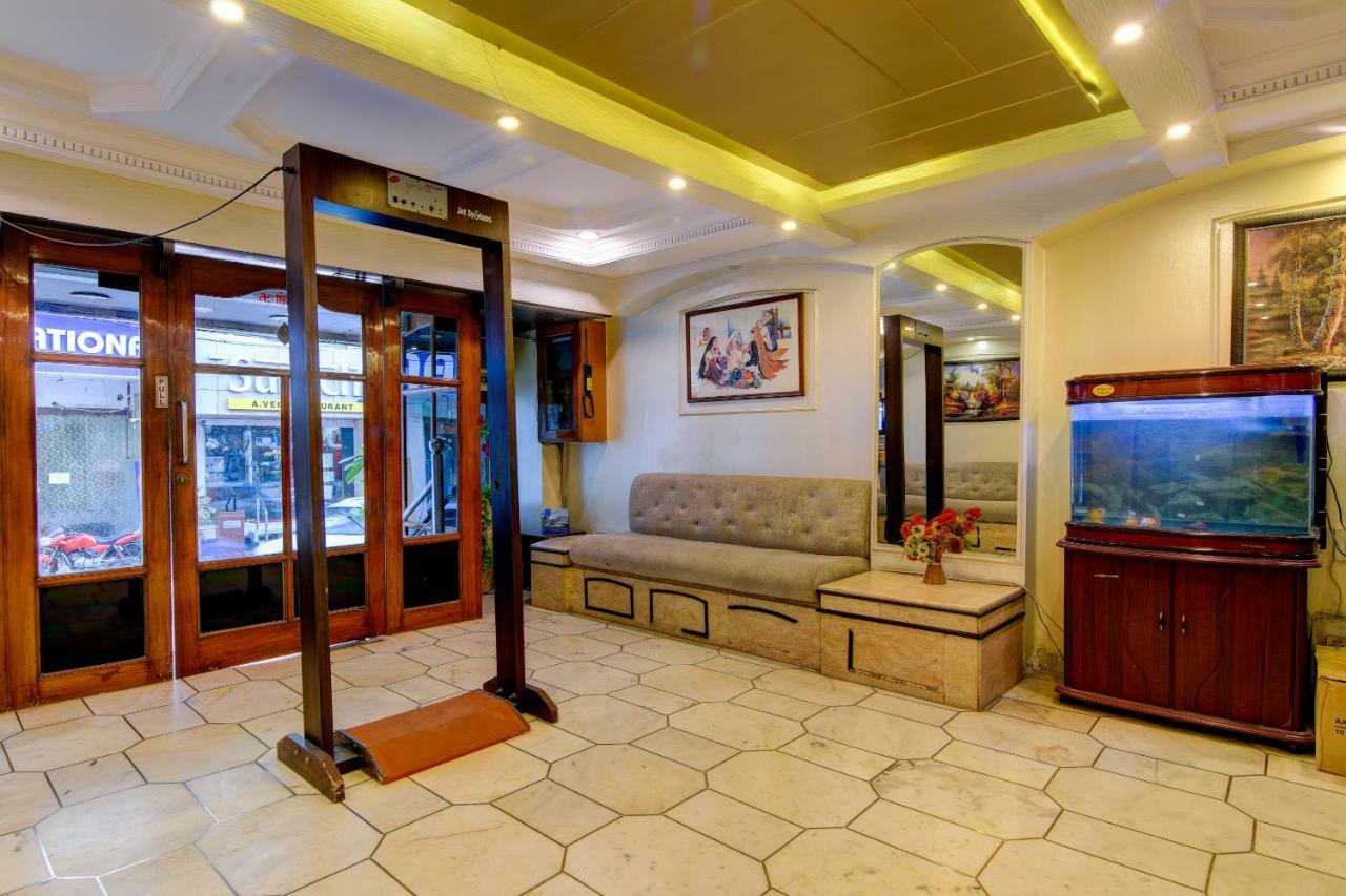Rahul Palace By Golden Tree Near Metro Station And Ajmal Khan Market 新德里 外观 照片