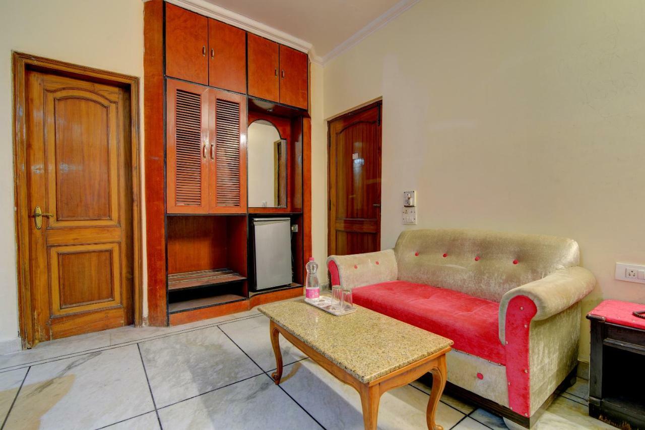 Rahul Palace By Golden Tree Near Metro Station And Ajmal Khan Market 新德里 外观 照片