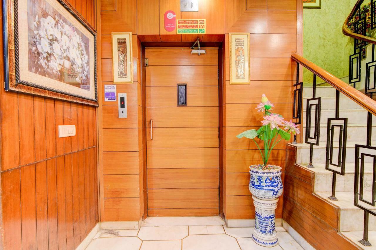 Rahul Palace By Golden Tree Near Metro Station And Ajmal Khan Market 新德里 外观 照片