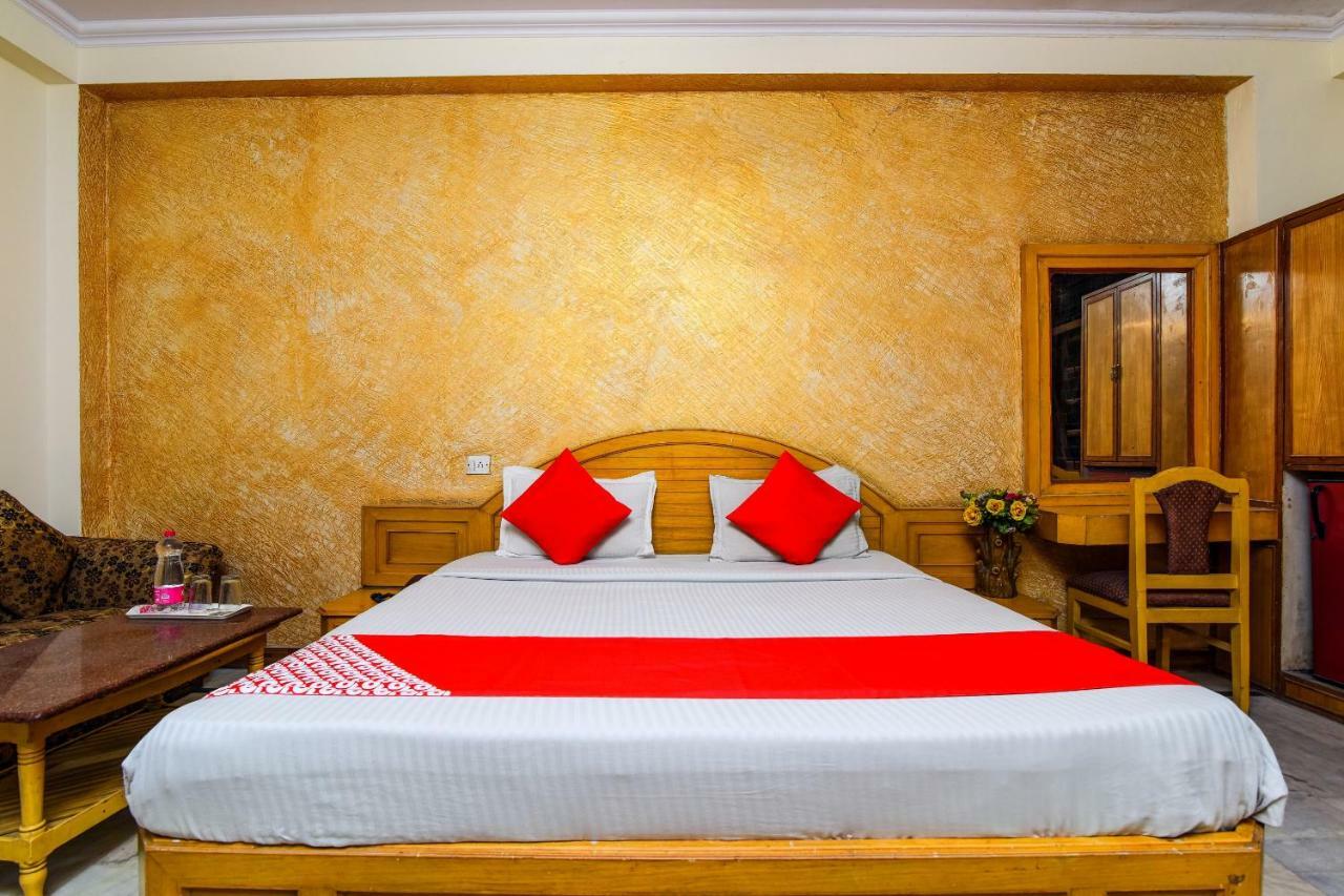 Rahul Palace By Golden Tree Near Metro Station And Ajmal Khan Market 新德里 外观 照片