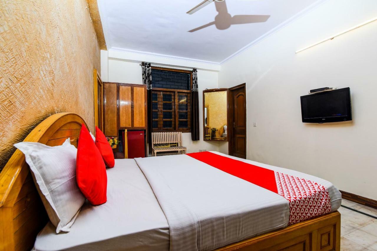 Rahul Palace By Golden Tree Near Metro Station And Ajmal Khan Market 新德里 外观 照片